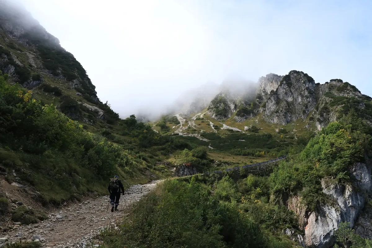 Indoor to Outdoor Climbing: A Beginner's Guide to Your First Trad Route
